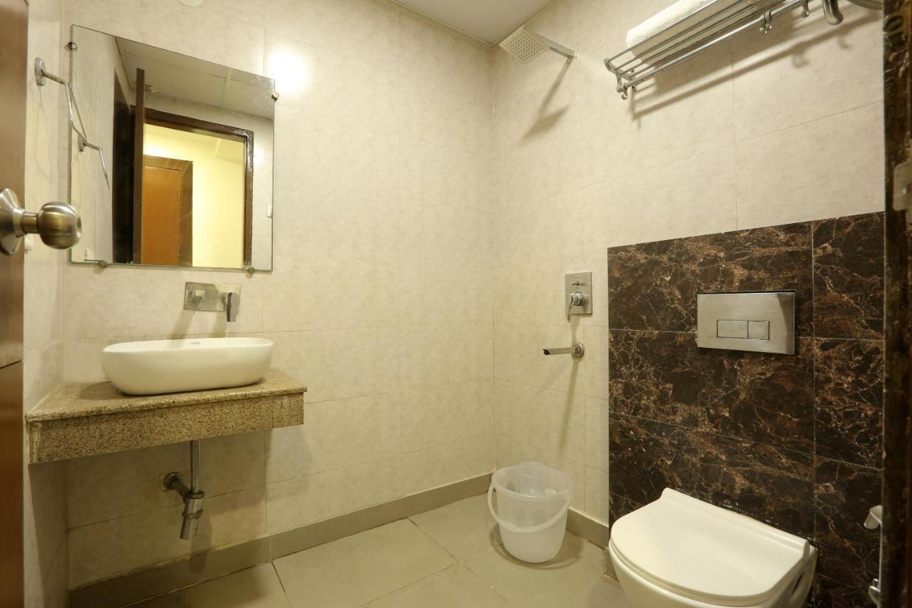 Hotel Qualia Suites At Delhi Airport Yeni Delhi Dış mekan fotoğraf