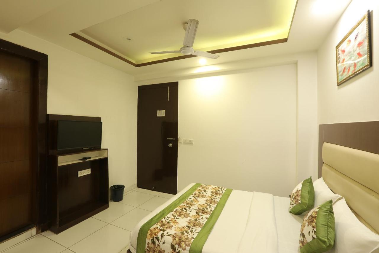 Hotel Qualia Suites At Delhi Airport Yeni Delhi Dış mekan fotoğraf